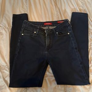 Women’s Guess skinny jeans